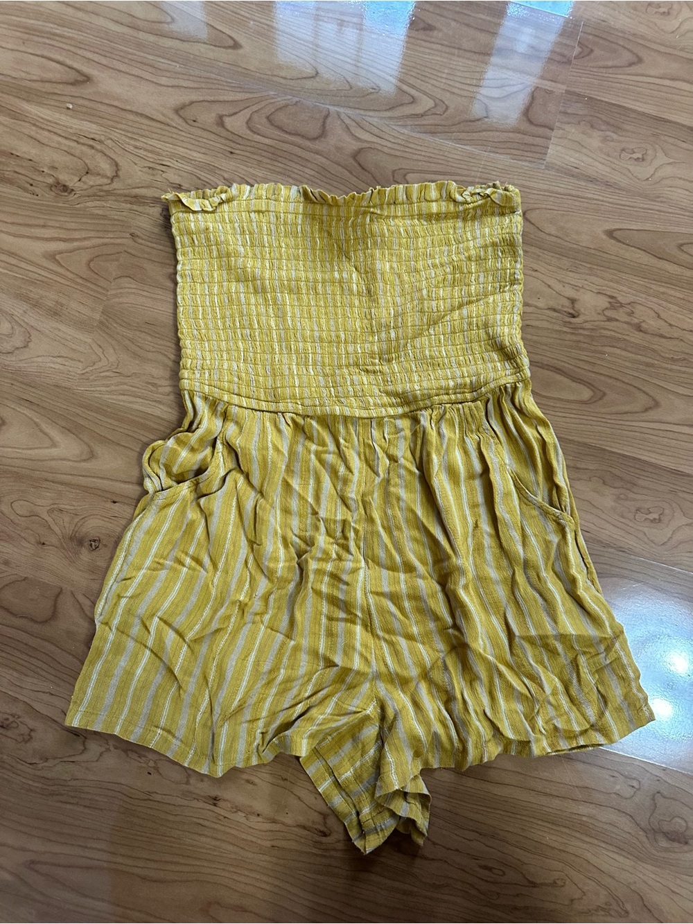 American Eagle romper with pockets